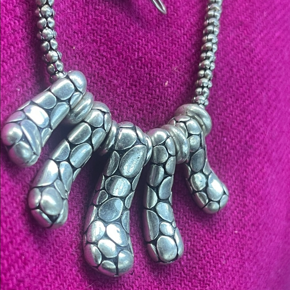 Sold- Vintage Elegant Silvertone Jewelry Set for Women - Picture 4 of 7